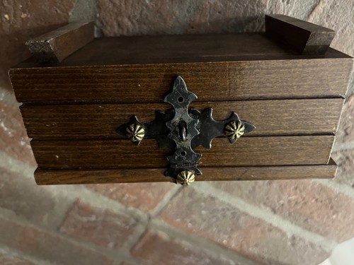 Portagioie legno forma di - a,